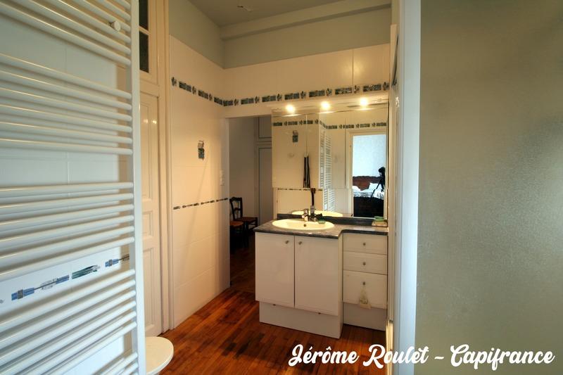 Maison en pierre - 221 m² - 8 pièces