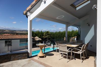 Maison - 250 m² - 6 pièces