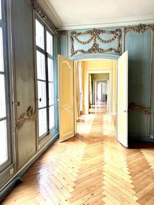 Appartement - 305 m² - 9 pièces