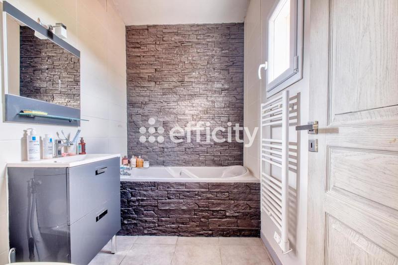 Pavillon - 133 m² - 6 pièces