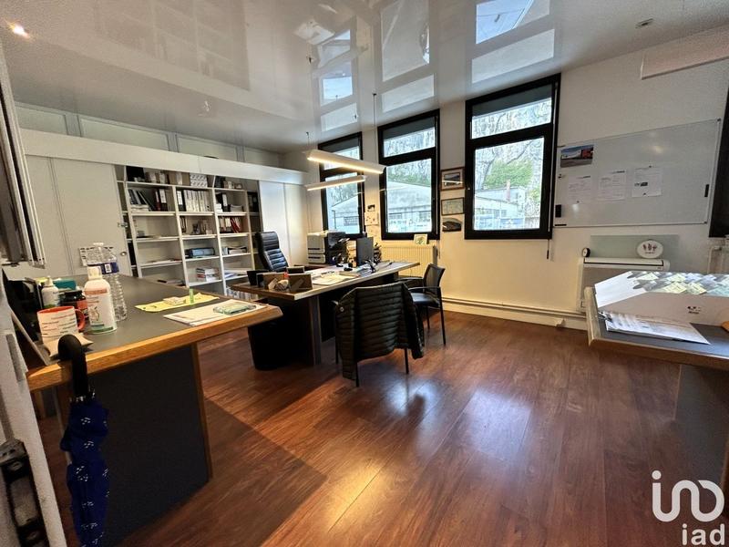 Local commercial - 2 500 m²