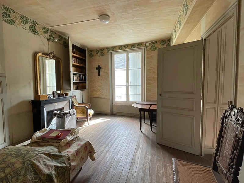 Maison - 317 m² - 13 pièces