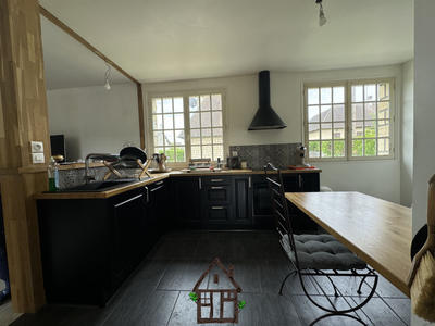 Maison - 153 m² - 8 pièces