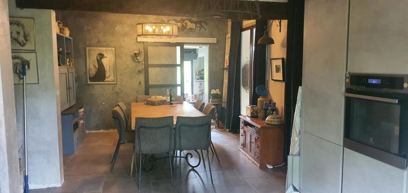 Maison - 350 m² - 20 pièces