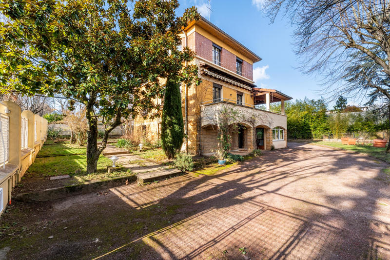 Propriété - 206 m² - 7 pièces