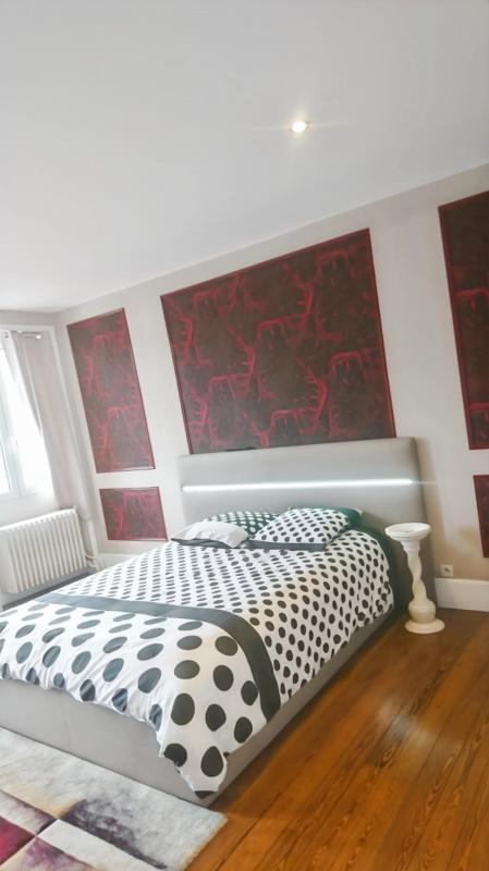 Demeure - 230 m² - 9 pièces