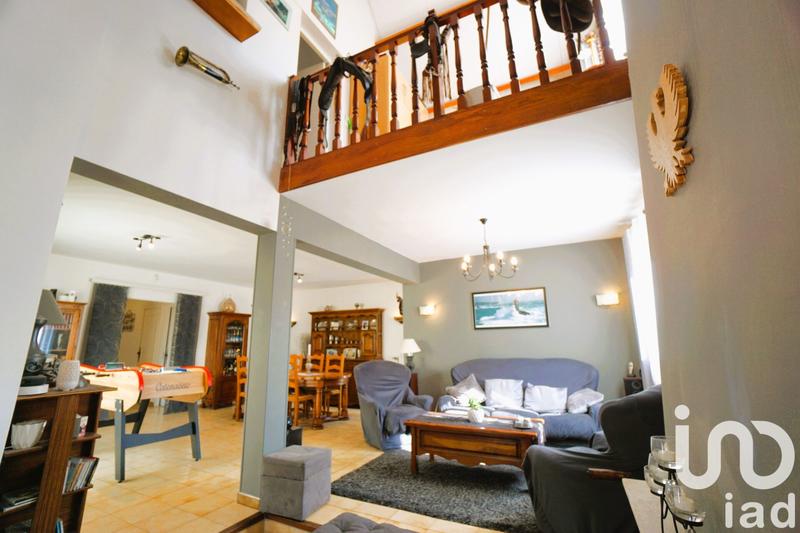 Maison - 200 m² - 8 pièces