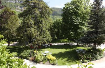 Fonds de commerce - Hôtellerie / Restauration - 1 800 m²