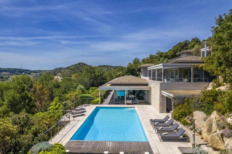 Propriété - 466 m² - 11 pièces