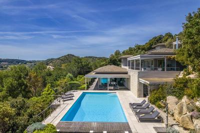 Propriété - 466 m² - 11 pièces