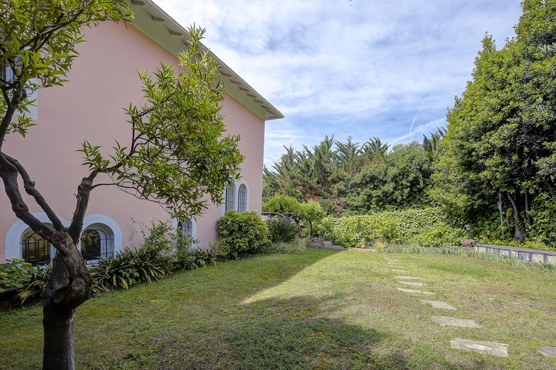 Maison - 200 m² - 7 pièces