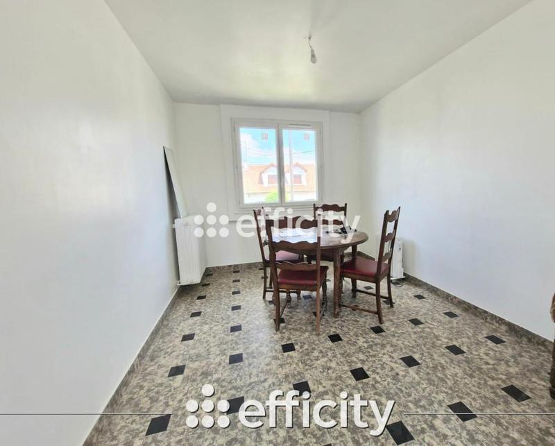 Maison - 95 m² - 5 pièces