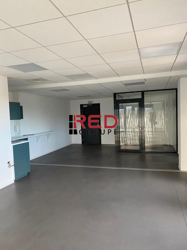 Bureau - 83 m²