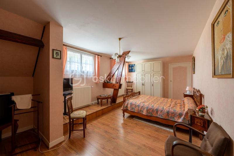 Maison - 186 m² - 7 pièces