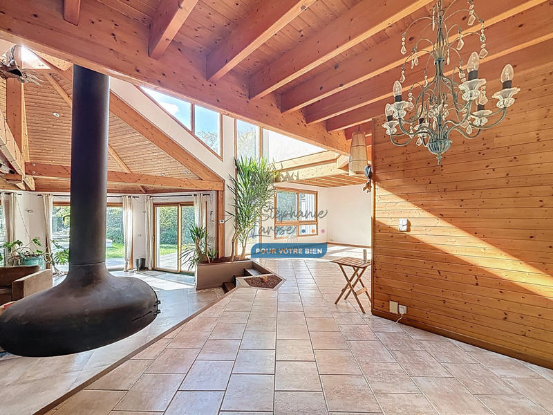 Villa - 250 m² - 8 pièces