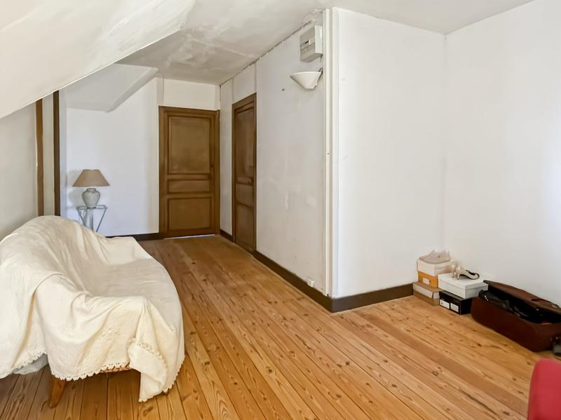 Maison ancienne - 215 m² - 9 pièces