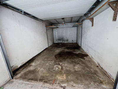 Parking / Garage - 13 m²