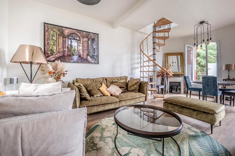 Maison - 168 m² - 8 pièces