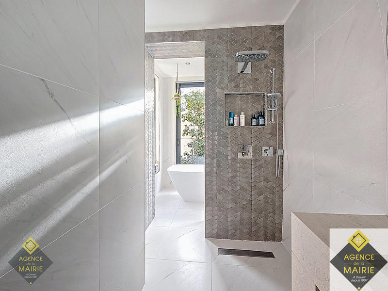 Maison - 137 m² - 7 pièces