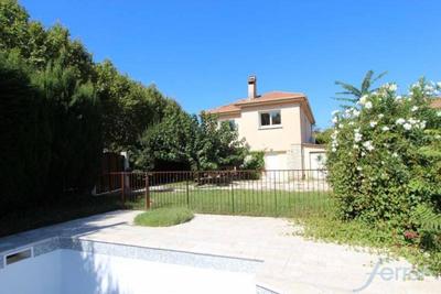 Maison - 150 m² - 10 pièces