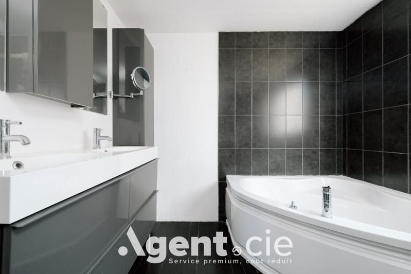 Maison - 104 m² - 5 pièces