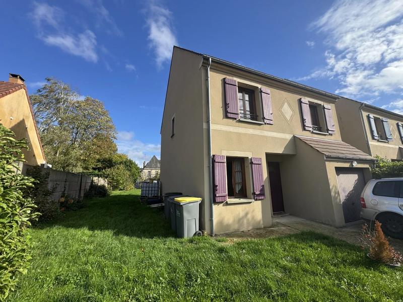 Maison - 90 m² - 5 pièces