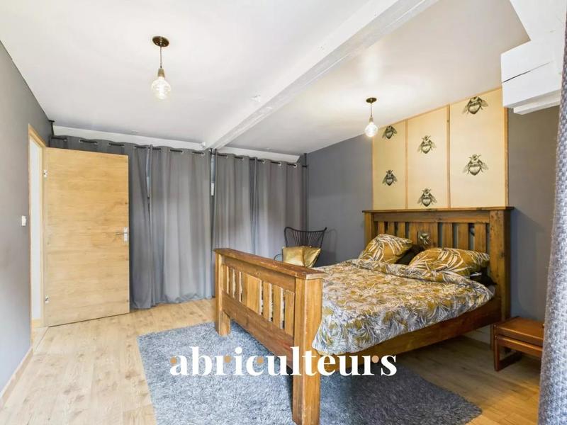 Maison - 147 m² - 7 pièces