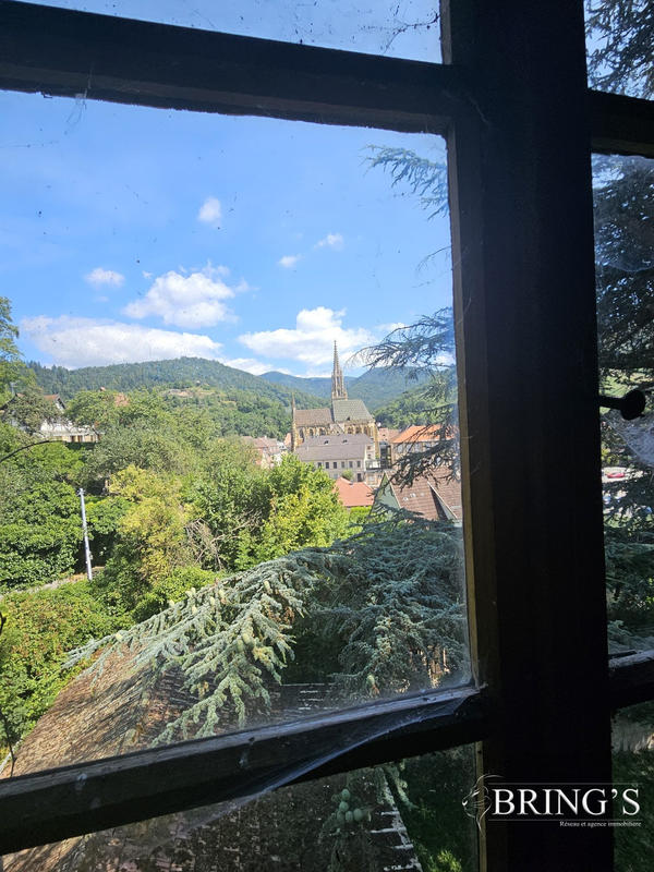 Maison - 234 m² - 8 pièces