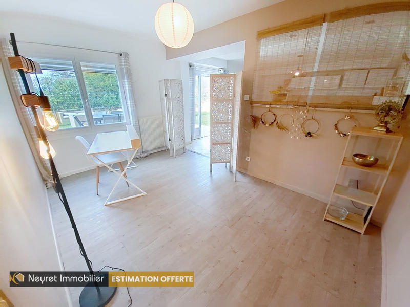 Maison - 257 m² - 8 pièces
