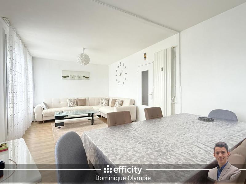 Appartement - 80 m² - 5 pièces