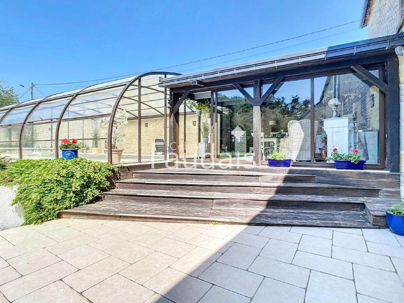 Propriété - 300 m² - 25 pièces