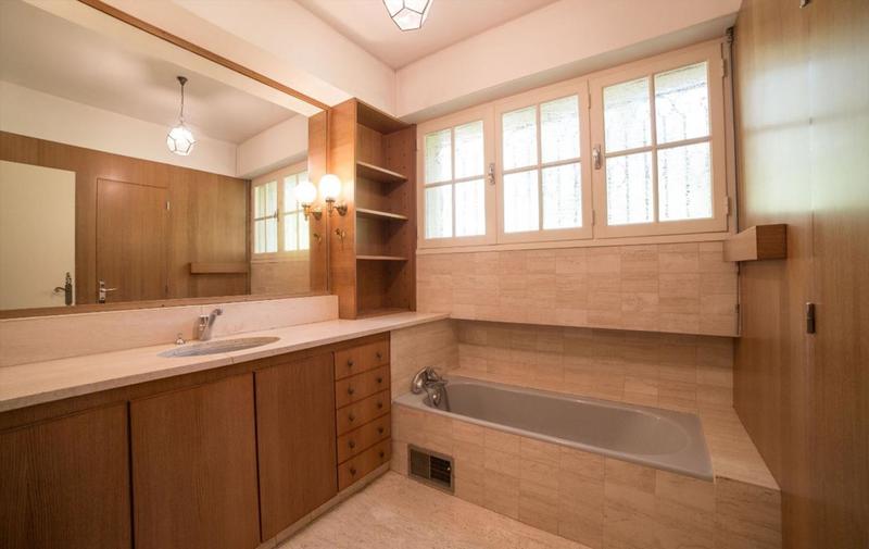 Maison - 248 m² - 9 pièces