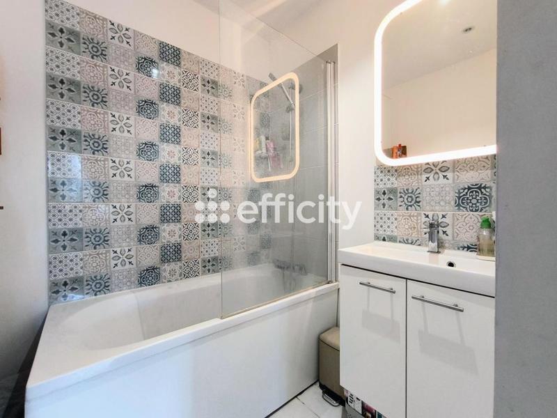 Maison - 215 m² - 6 pièces