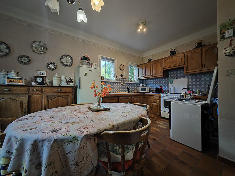 Maison - 180 m² - 7 pièces