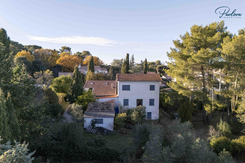 Maison traditionnelle - 215 m² - 8 pièces