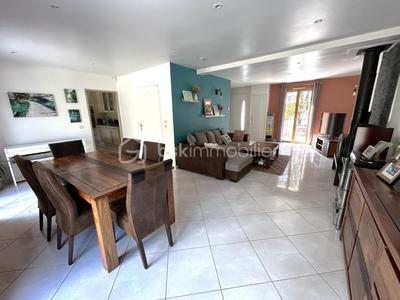 Pavillon - 146 m² - 6 pièces