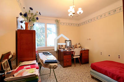 Villa - 140 m² - 8 pièces