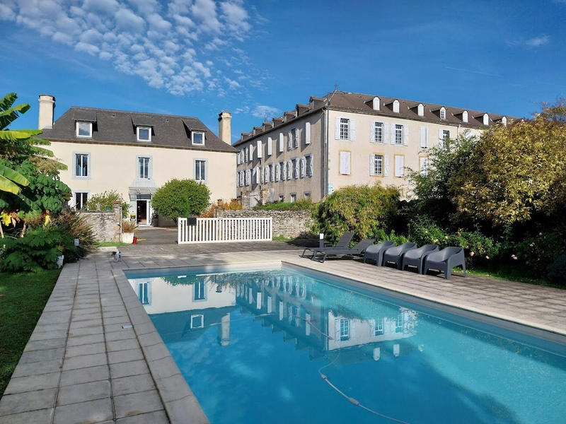 Maison - 270 m² - 7 pièces