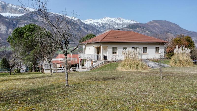 Maison - 146 m² - 5 pièces