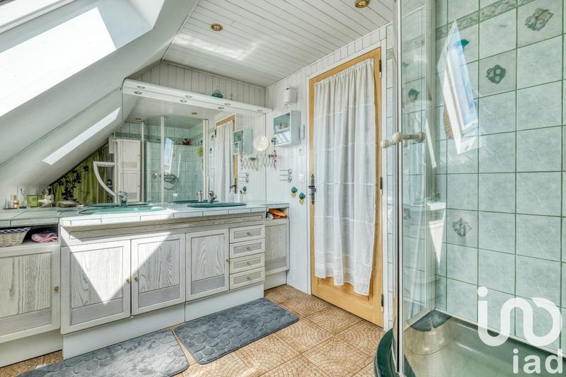 Maison - 187 m² - 8 pièces