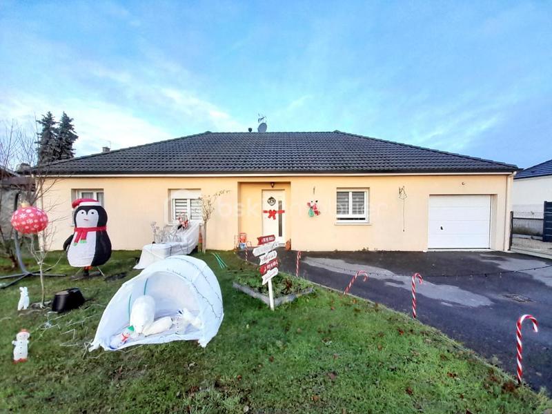 Pavillon - 144 m² - 8 pièces