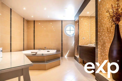 Maison contemporaine - 733 m² - 15 pièces