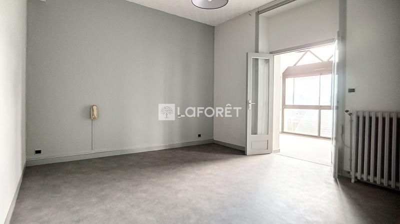 Local commercial - 738 m²