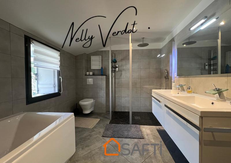 Maison - 224 m² - 7 pièces