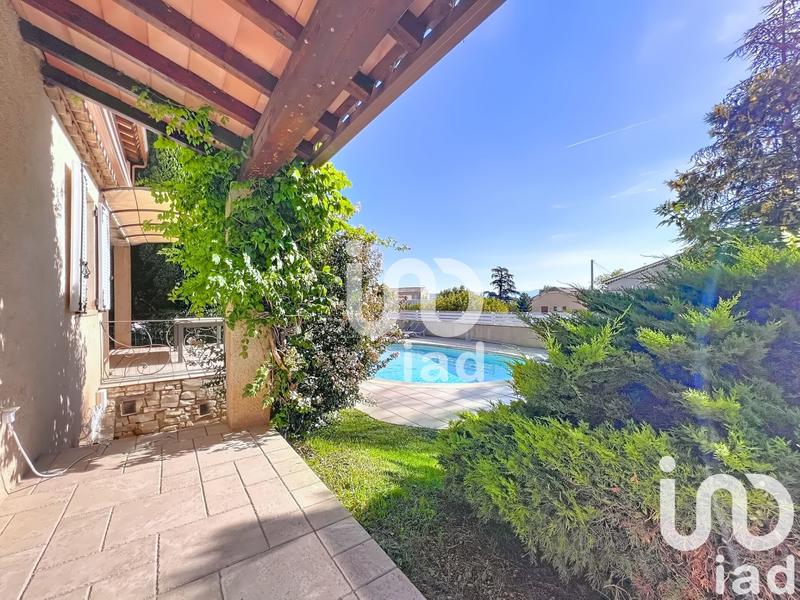 Maison - 182 m² - 7 pièces