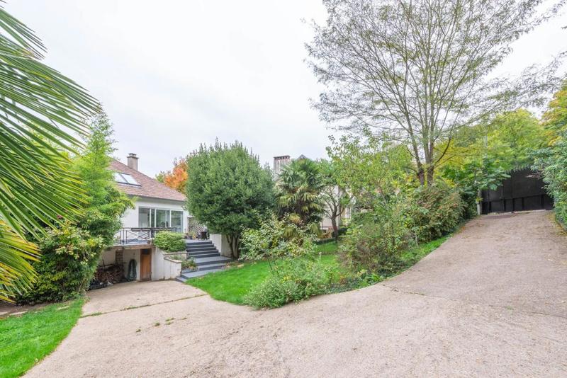 Maison - 180 m² - 7 pièces