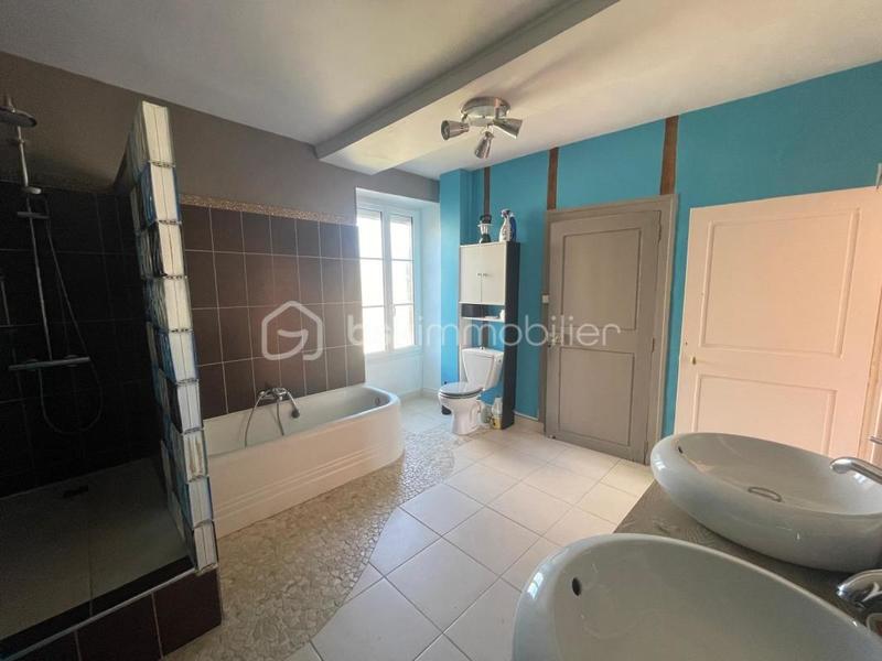 Maison - 177 m² - 7 pièces