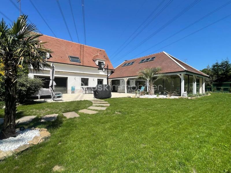 Demeure - 324 m² - 8 pièces