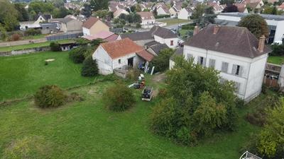 Propriété - 246 m² - 7 pièces