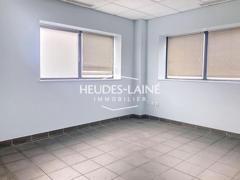 Local d'activité / Entrepôt - 970 m²